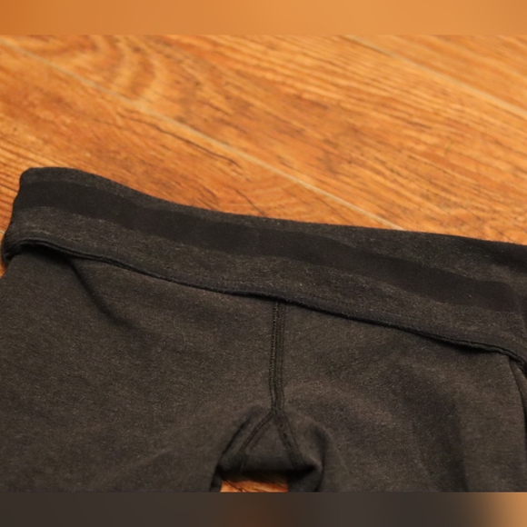 Lulu leggings size 4 - Picture 5 of 7